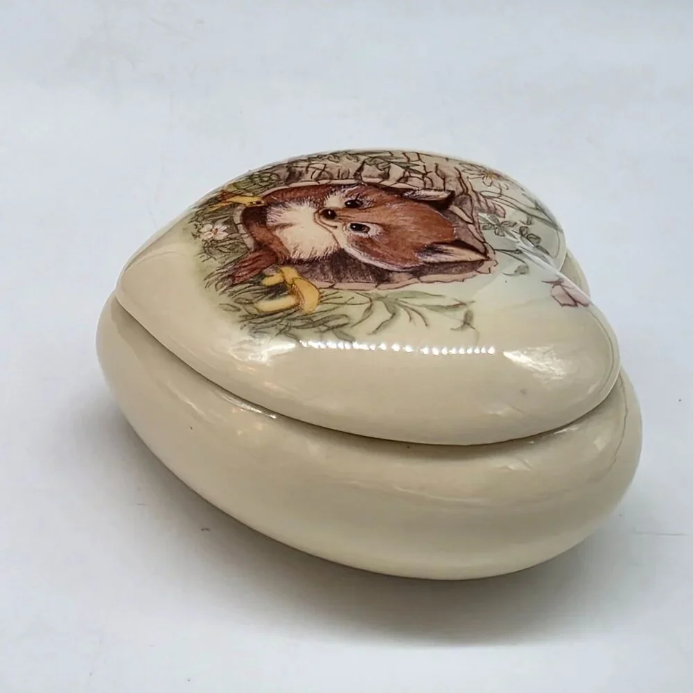 Heart-Shaped Ceramic Trinket Box With Fox & Nature Scene Design